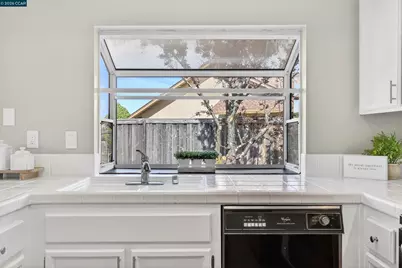 2413 Christian Ct, Pinole, CA 94564 - Photo 18