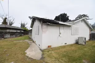 1013 Colonial Ct, Modesto, CA 95350 - Photo 28