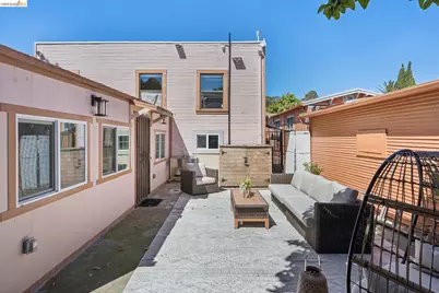 2328 Bartlett St, Oakland, CA 94601 - Photo 42