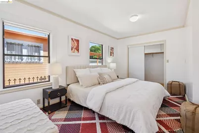 2328 Bartlett St, Oakland, CA 94601 - Photo 16