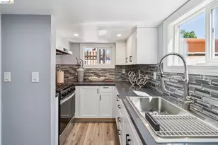 2328 Bartlett St, Oakland, CA 94601 - Photo 34