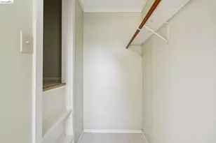 2328 Bartlett St, Oakland, CA 94601 - Photo 26