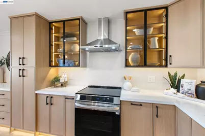 2772 Tice Creek Dr #4, Walnut Creek, CA 94595 - Photo 6