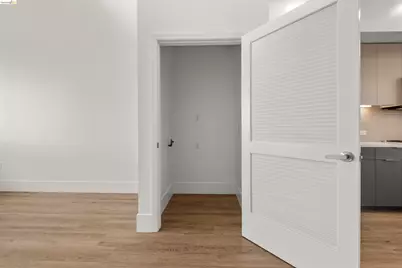 1545 32nd St #314, Oakland, CA 94608 - Photo 12