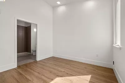 1545 32nd St #314, Oakland, CA 94608 - Photo 18