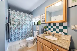 663 25th St, Oakland, CA 94612 - Photo 22