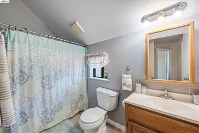 663 25th Street, Oakland, CA 94612 - Photo 32