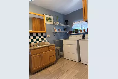 663 25th Street, Oakland, CA 94612 - Photo 16