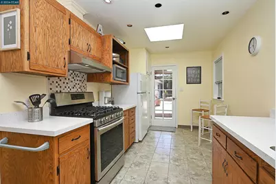 925 North Rd, Belmont, CA 94002 - Photo 14