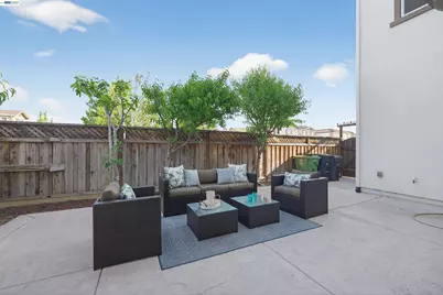 1005 Fowler Ln, Mountain House, CA 95391 - Photo 8