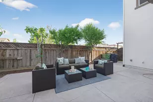 1005 Fowler Ln, Mountain House, CA 95391 - Photo 8