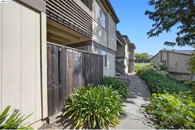 355 Parkview Terrace #B9, Vallejo, CA 94589 - Photo 24