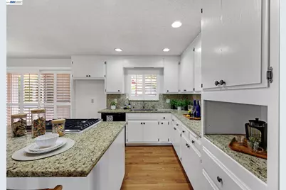 21671 Shady Spring Rd, Castro Valley, CA 94546 - Photo 8