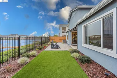 2827 Irish Meadow Way, Lathrop, CA 95330 - Photo 44