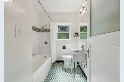 2306 Ivy Dr, Oakland, CA 94606 - Photo 24