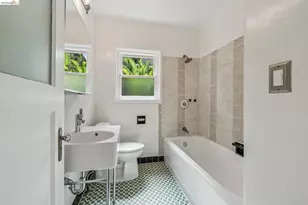 2306 Ivy Dr, Oakland, CA 94606 - Photo 42