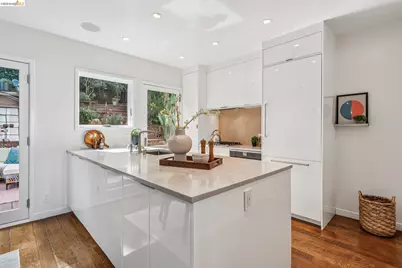 2306 Ivy Dr, Oakland, CA 94606 - Photo 16