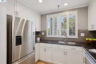 6 Invincible Ct, Alameda, CA 94501 - Photo 32