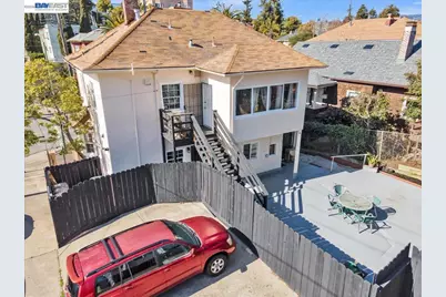 3300 Harrison St, Oakland, CA 94611 - Photo 6