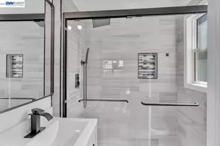 3300 Harrison St, Oakland, CA 94611 - Photo 24