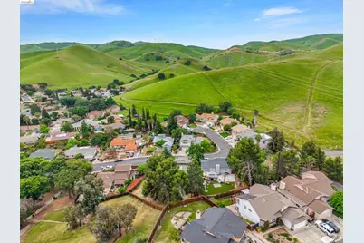 3991 Alta Vista Cir, Pittsburg, CA 94565 - Photo 36