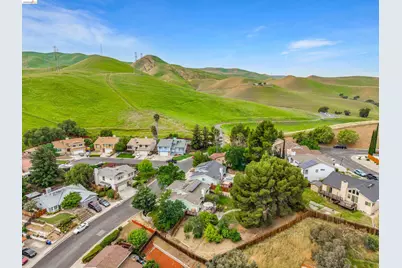 3991 Alta Vista Cir, Pittsburg, CA 94565 - Photo 34