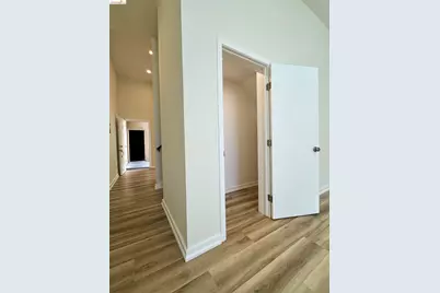 2401 San Pablo Ave, Oakland, CA 94607 - Photo 44