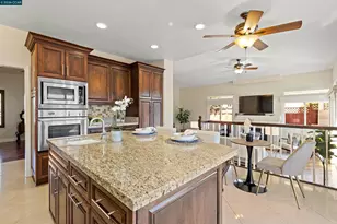 125 Deerglen Cir, Vacaville, CA 95687 - Photo 8