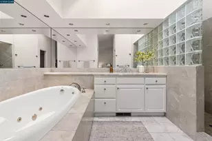 49 Starview Dr, Oakland, CA 94618 - Photo 14