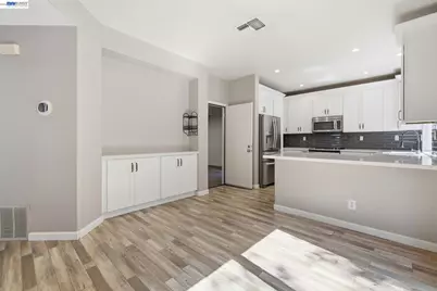 1184 Shadowcliff Ct, Brentwood, CA 94513 - Photo 12