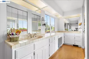 24805 Canyon View Ct, Hayward, CA 94541 - Photo 34