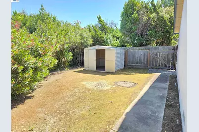 7601 Redbud Ct, Newark, CA 94560 - Photo 18