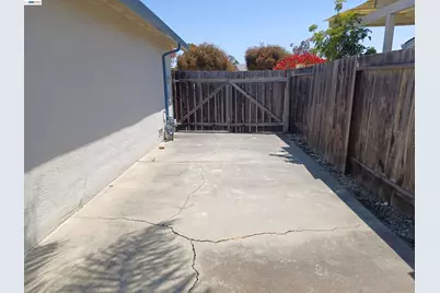 7601 Redbud Ct, Newark, CA 94560 - Photo 18