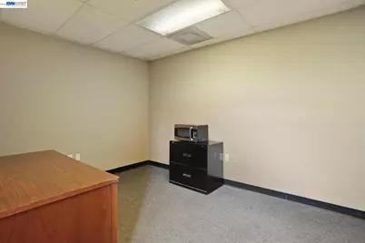 2260 Macarthur Dr, Tracy, CA 95376 - Photo 10