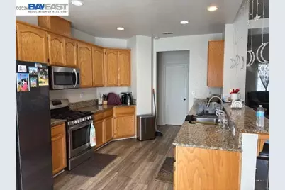 1551 Autumn Meadow Ln, Tracy, CA 95376 - Photo 4