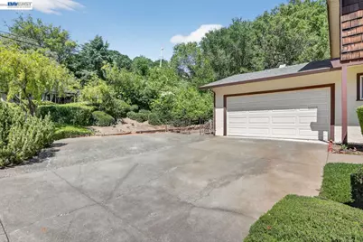5615 Cold Water Dr, Castro Valley, CA 94552 - Photo 6