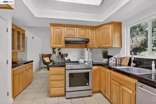 5615 Cold Water Dr, Castro Valley, CA 94552 - Photo 10