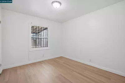 6719 Eastlawn St, Oakland, CA 94621 - Photo 18