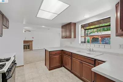 410 Monaco Ave, Union City, CA 94587 - Photo 14
