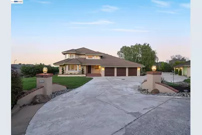 4164 Oak Pointe Ct., Hayward, CA 94542 - Photo 2