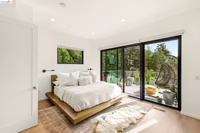 45 Homeglen Ln, Oakland, CA 94611 - Photo 28