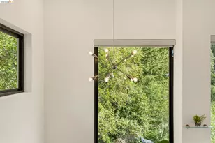 45 Homeglen Ln, Oakland, CA 94611 - Photo 6