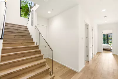 45 Homeglen Ln, Oakland, CA 94611 - Photo 26