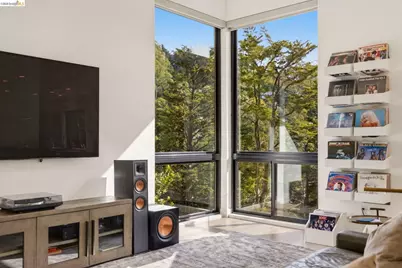 45 Homeglen Ln, Oakland, CA 94611 - Photo 8