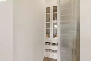 45 Homeglen Ln, Oakland, CA 94611 - Photo 26