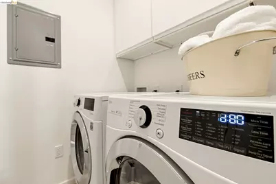 45 Homeglen Ln, Oakland, CA 94611 - Photo 44