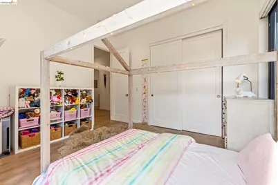 45 Homeglen Ln, Oakland, CA 94611 - Photo 42