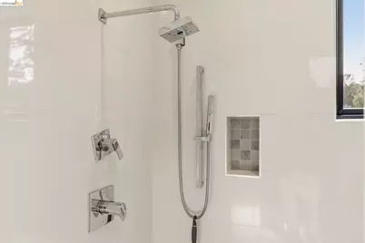 45 Homeglen Ln, Oakland, CA 94611 - Photo 34