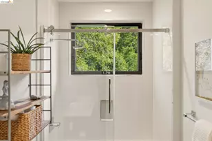 45 Homeglen Ln, Oakland, CA 94611 - Photo 42