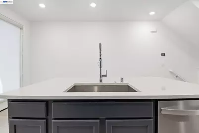 2811 Cathwood Ln, Alameda, CA 94501 - Photo 14